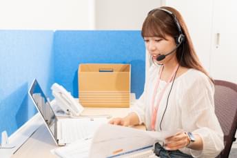 お電話対応をしながら事務作業